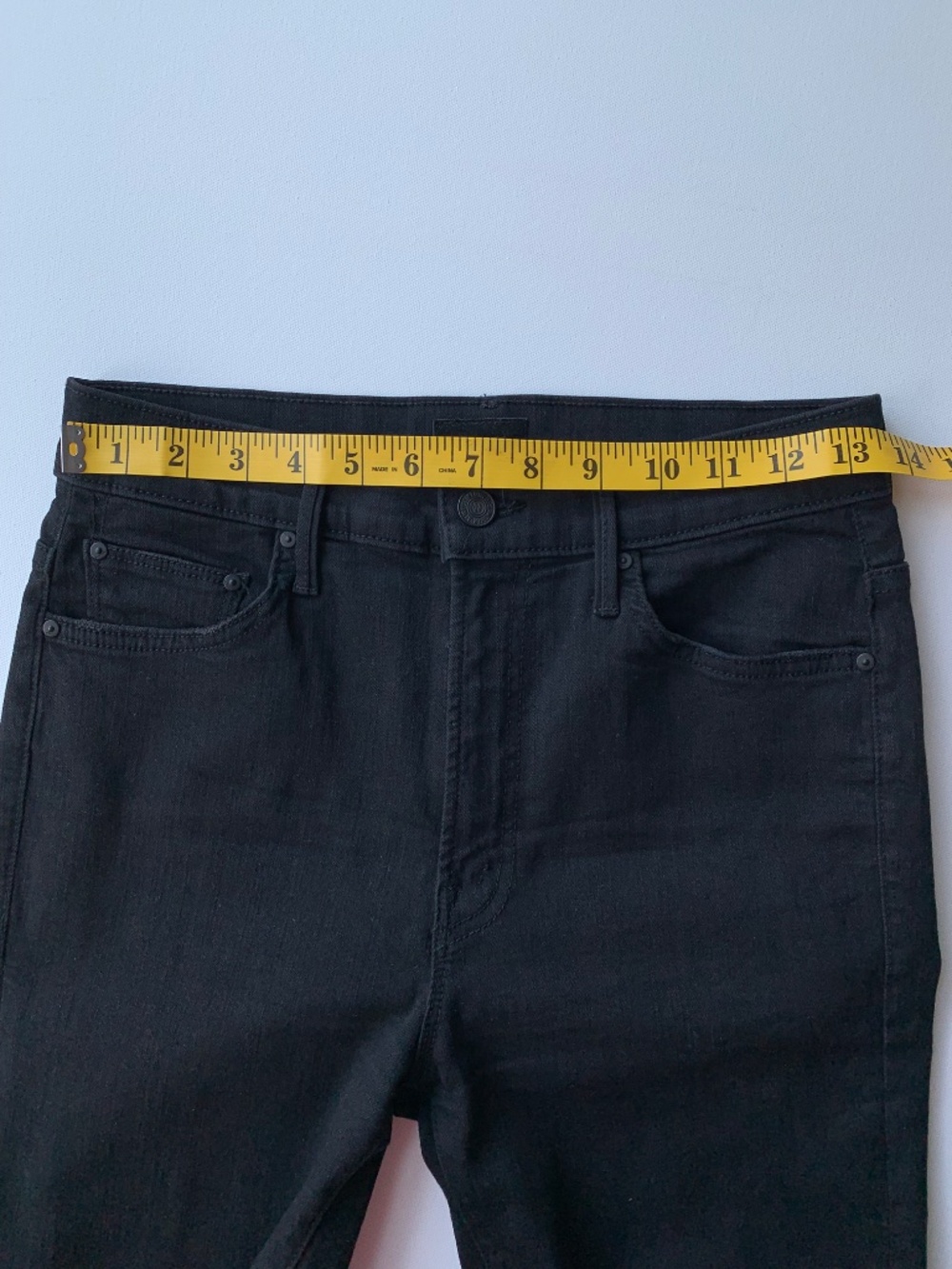 MOTHER The Insider Crop Step Fray jeans Women's Size 28 in Black - Picture 7 of 16